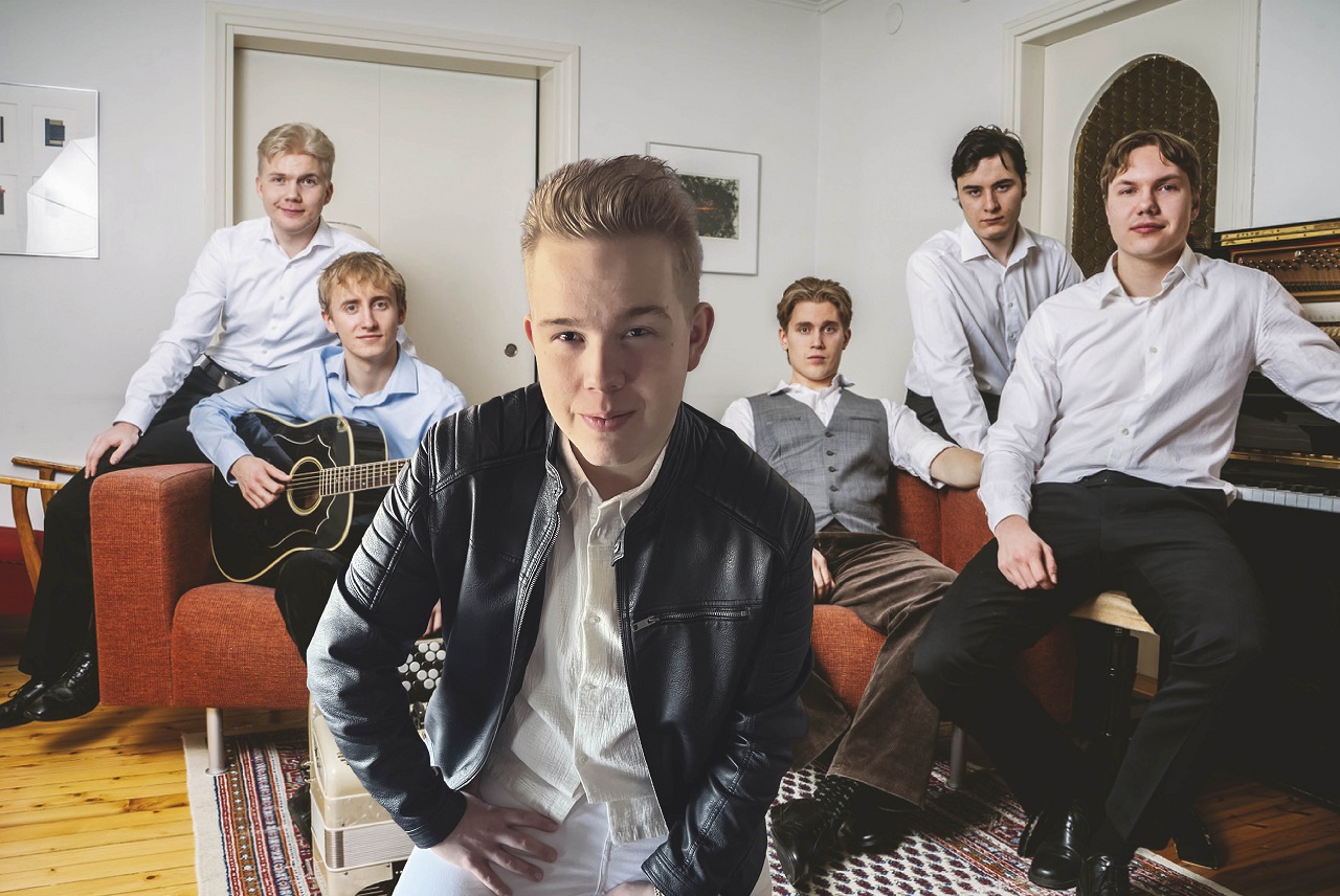 La 16.8 klo 19.30 Henri Jokinen & Aallonharja sekä Hannu Hautaniemen yhtye + karaoke